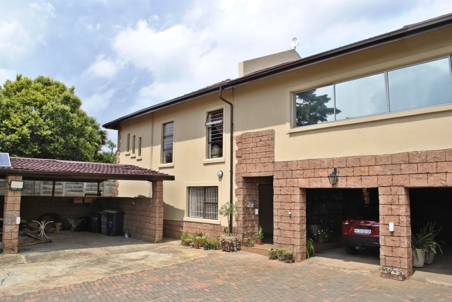 4 Bedroom Property for Sale in Noordheuwel Gauteng