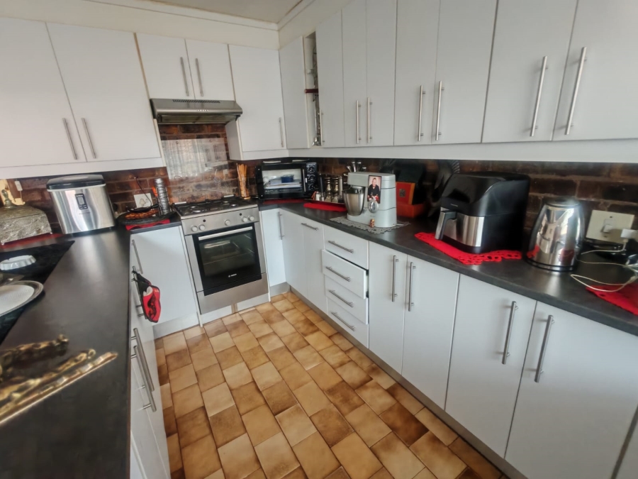 3 Bedroom Property for Sale in Quellerie Park Gauteng