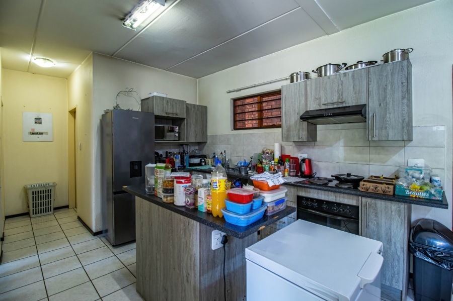 2 Bedroom Property for Sale in Olivedale Gauteng