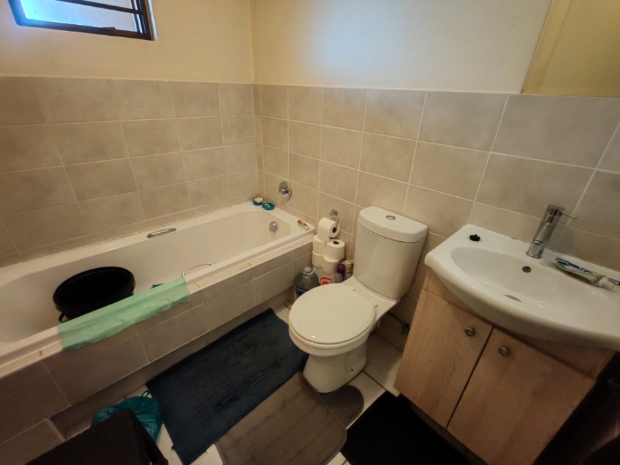 2 Bedroom Property for Sale in Olivedale Gauteng