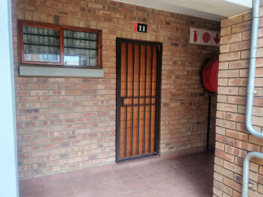 2 Bedroom Property for Sale in Olivedale Gauteng