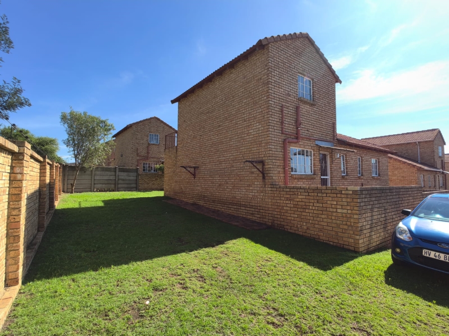 3 Bedroom Property for Sale in Groblerpark Gauteng