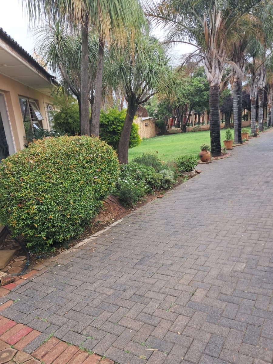 4 Bedroom Property for Sale in Greenhills Gauteng