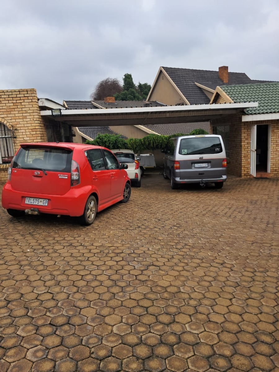 4 Bedroom Property for Sale in Greenhills Gauteng