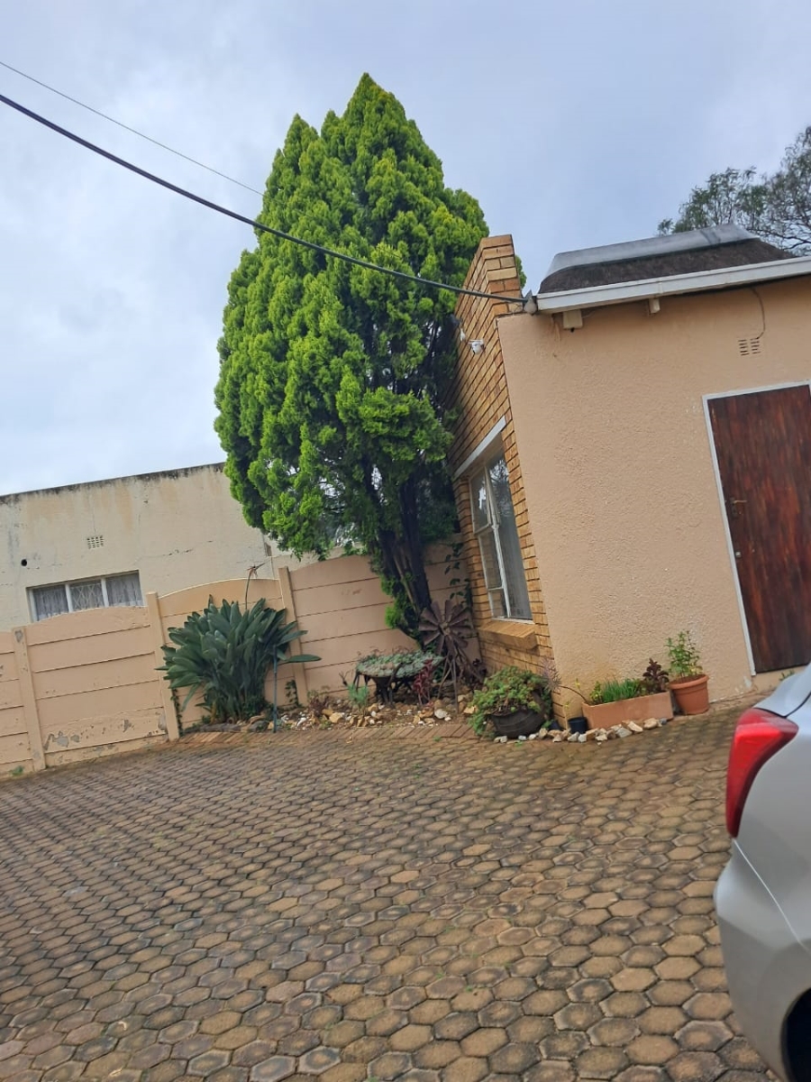 4 Bedroom Property for Sale in Greenhills Gauteng