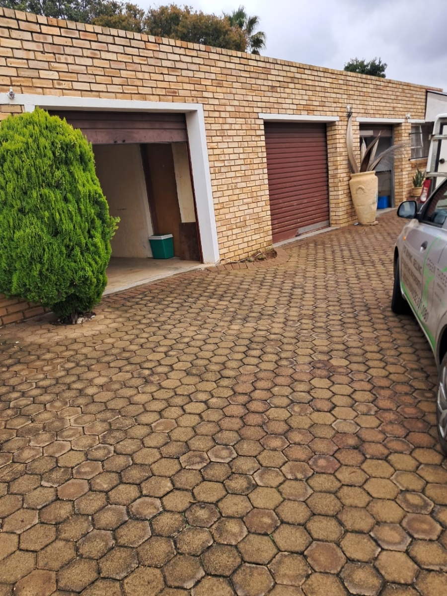 4 Bedroom Property for Sale in Greenhills Gauteng