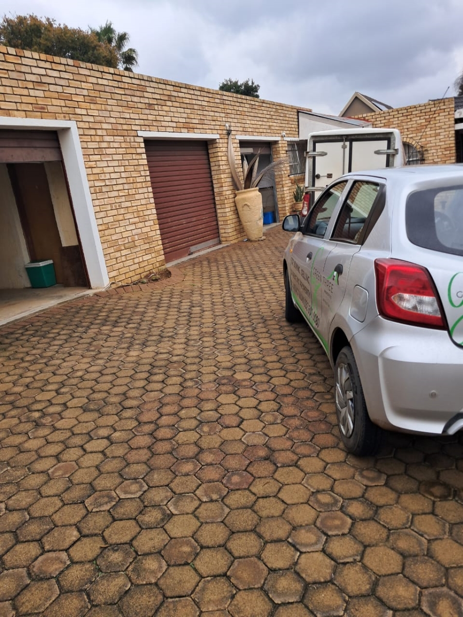 4 Bedroom Property for Sale in Greenhills Gauteng