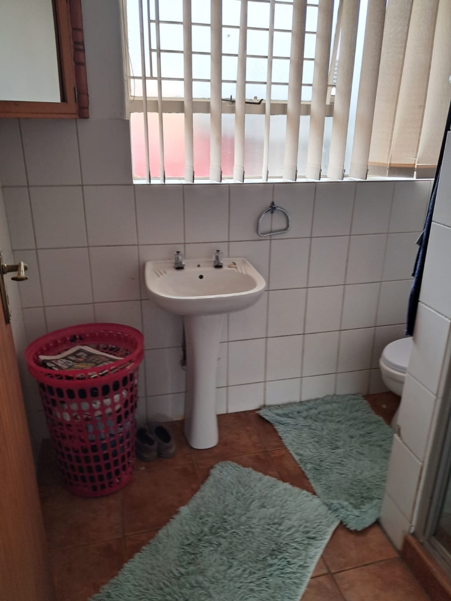 4 Bedroom Property for Sale in Greenhills Gauteng