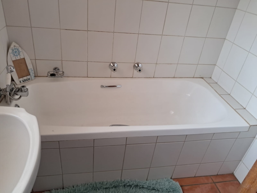 4 Bedroom Property for Sale in Greenhills Gauteng