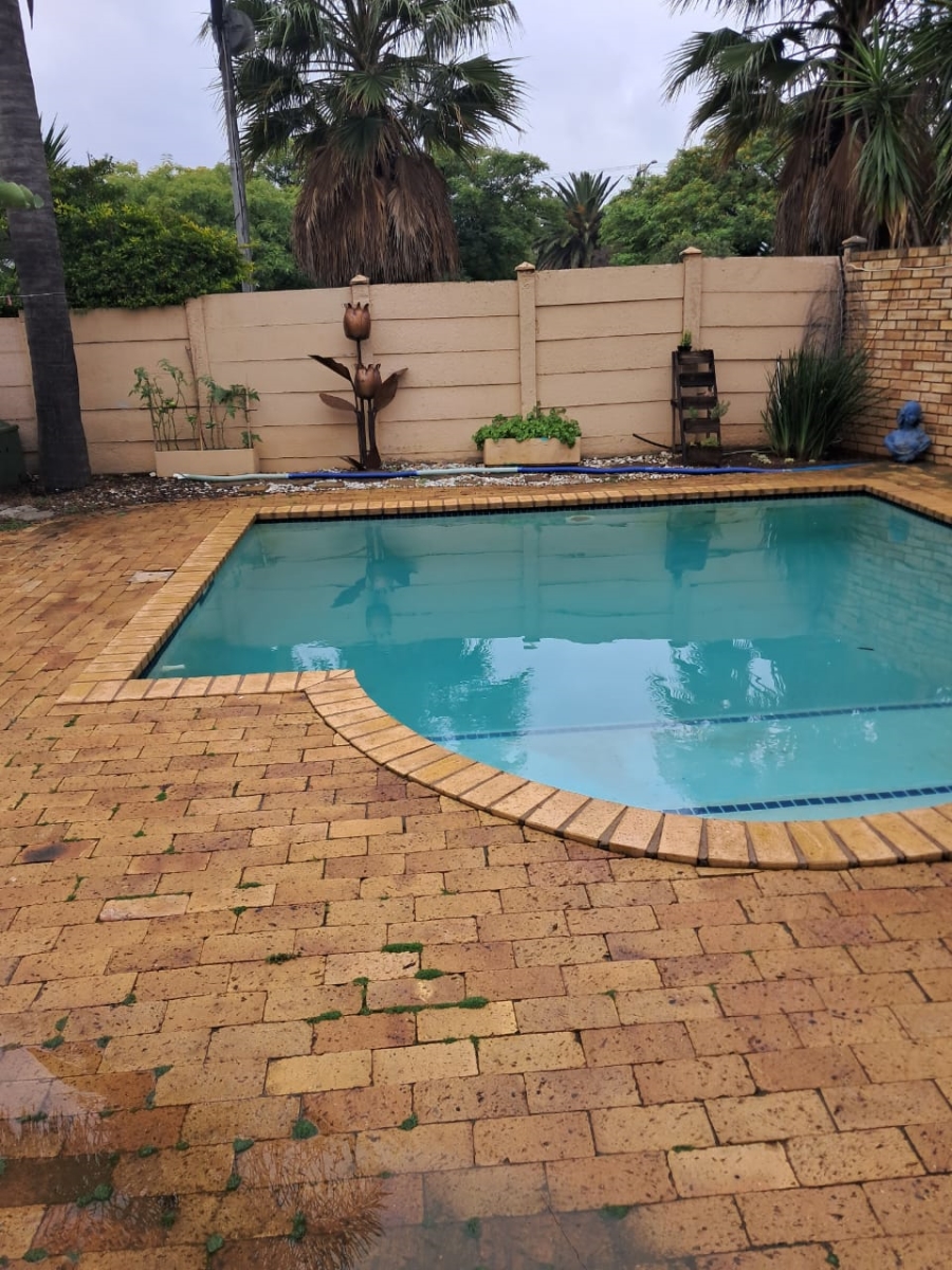 4 Bedroom Property for Sale in Greenhills Gauteng