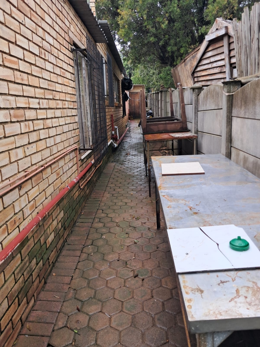4 Bedroom Property for Sale in Greenhills Gauteng