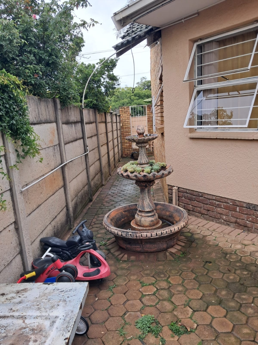 4 Bedroom Property for Sale in Greenhills Gauteng
