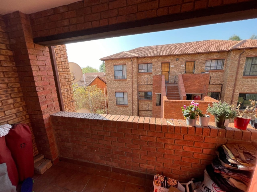 2 Bedroom Property for Sale in Weltevreden Park Gauteng