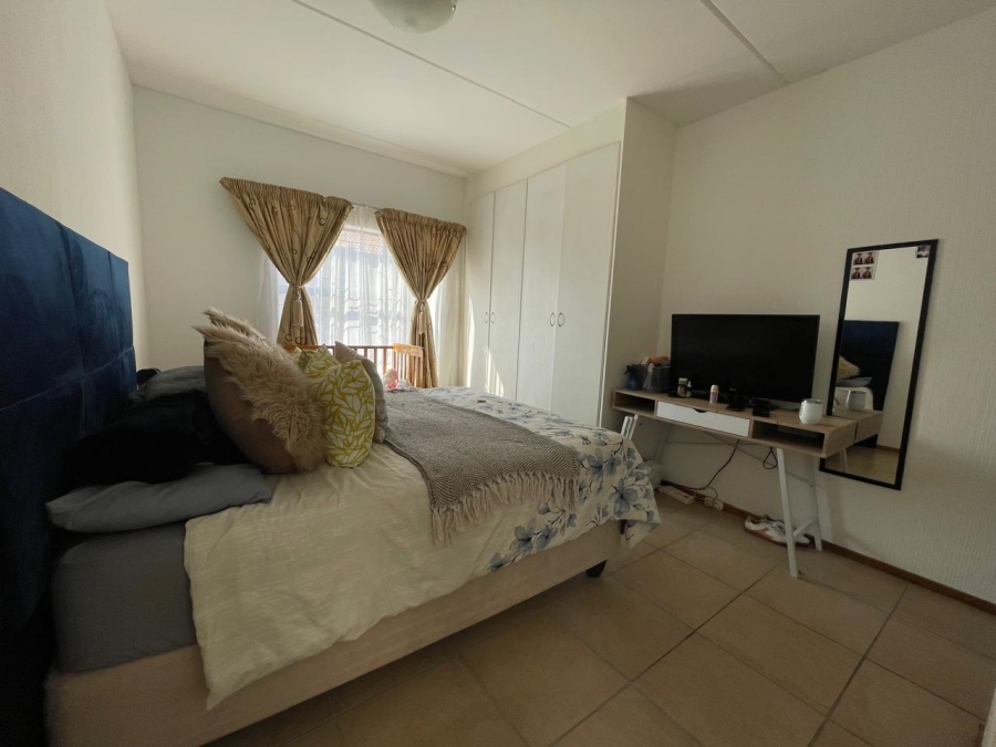 2 Bedroom Property for Sale in Weltevreden Park Gauteng