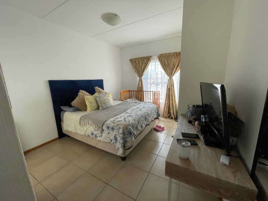 2 Bedroom Property for Sale in Weltevreden Park Gauteng