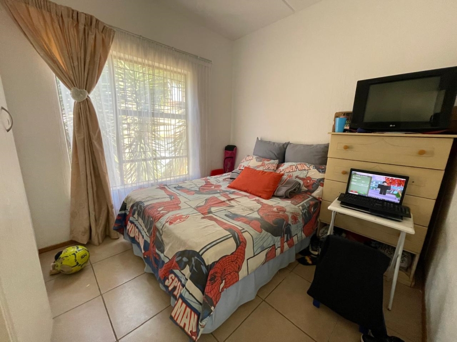 2 Bedroom Property for Sale in Weltevreden Park Gauteng