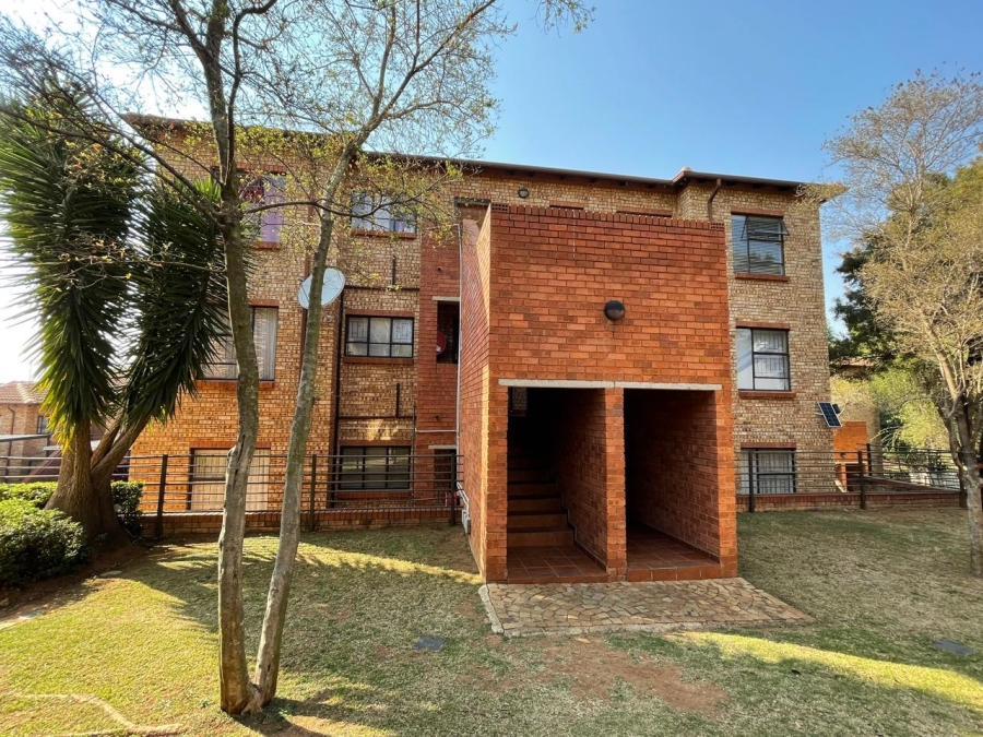 2 Bedroom Property for Sale in Weltevreden Park Gauteng