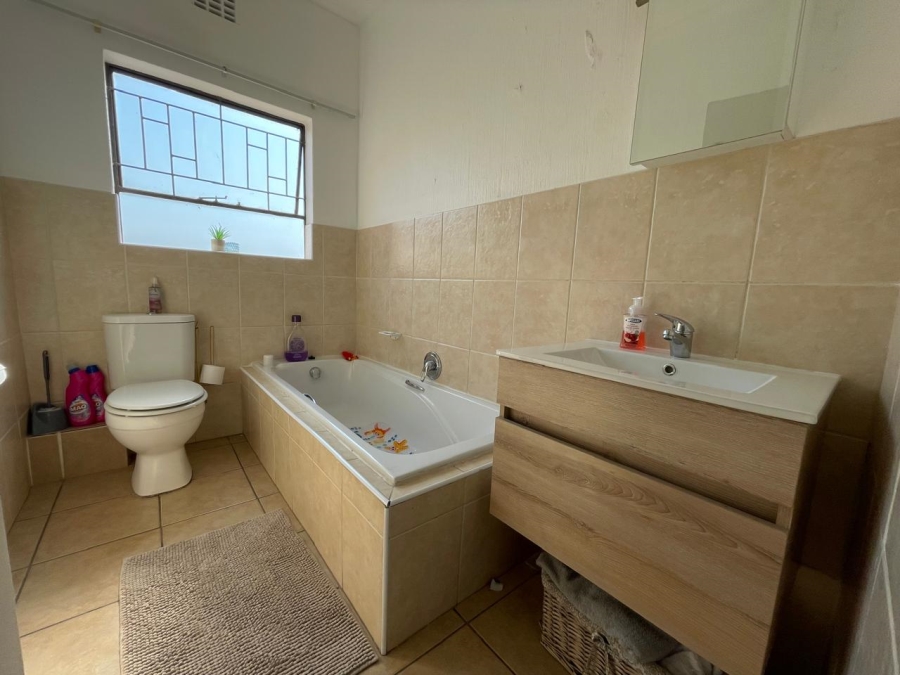 2 Bedroom Property for Sale in Weltevreden Park Gauteng