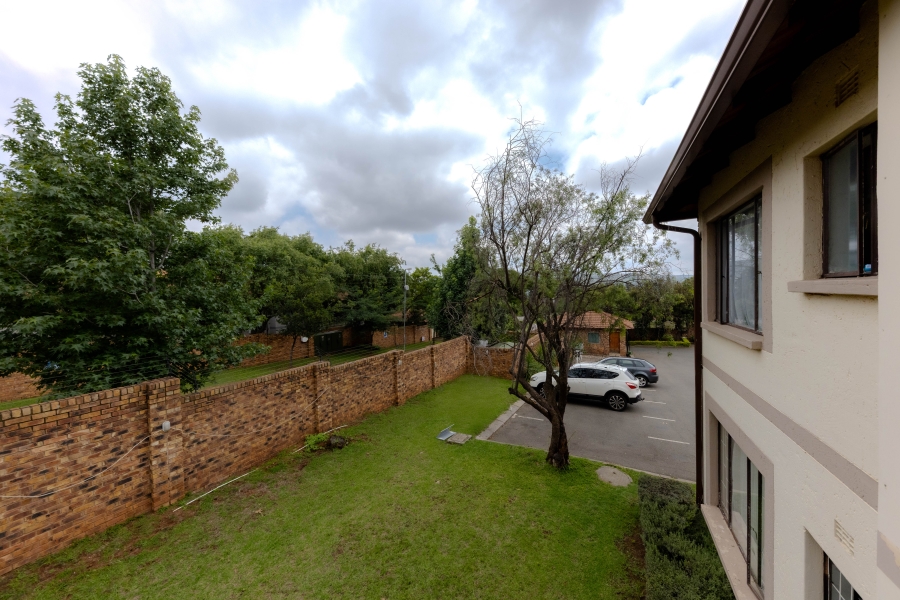 2 Bedroom Property for Sale in Wilgeheuwel Gauteng