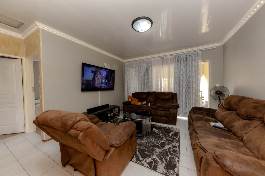 2 Bedroom Property for Sale in Wilgeheuwel Gauteng