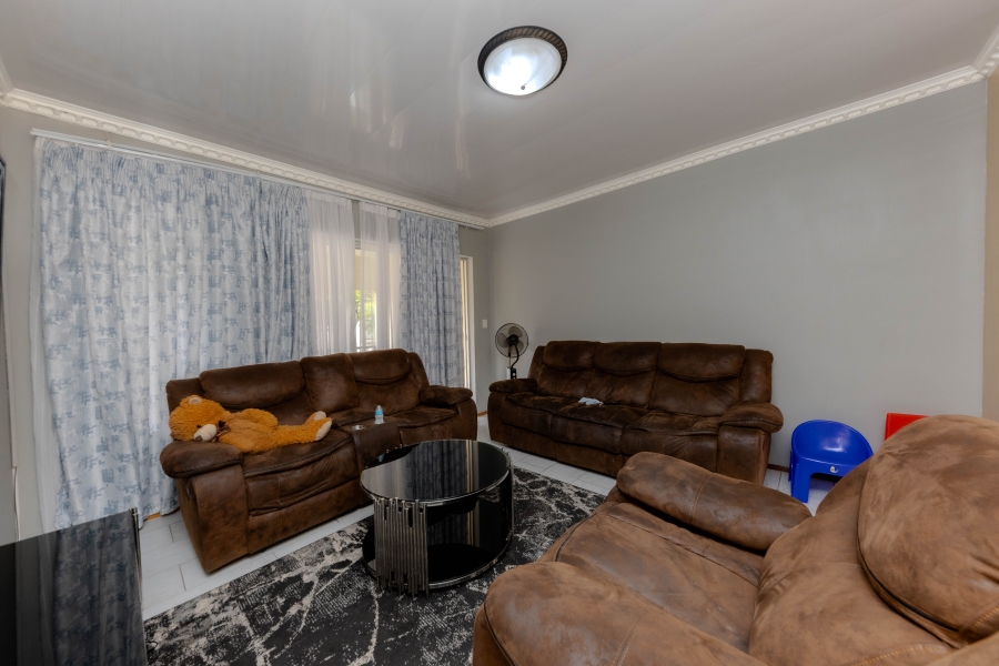 2 Bedroom Property for Sale in Wilgeheuwel Gauteng