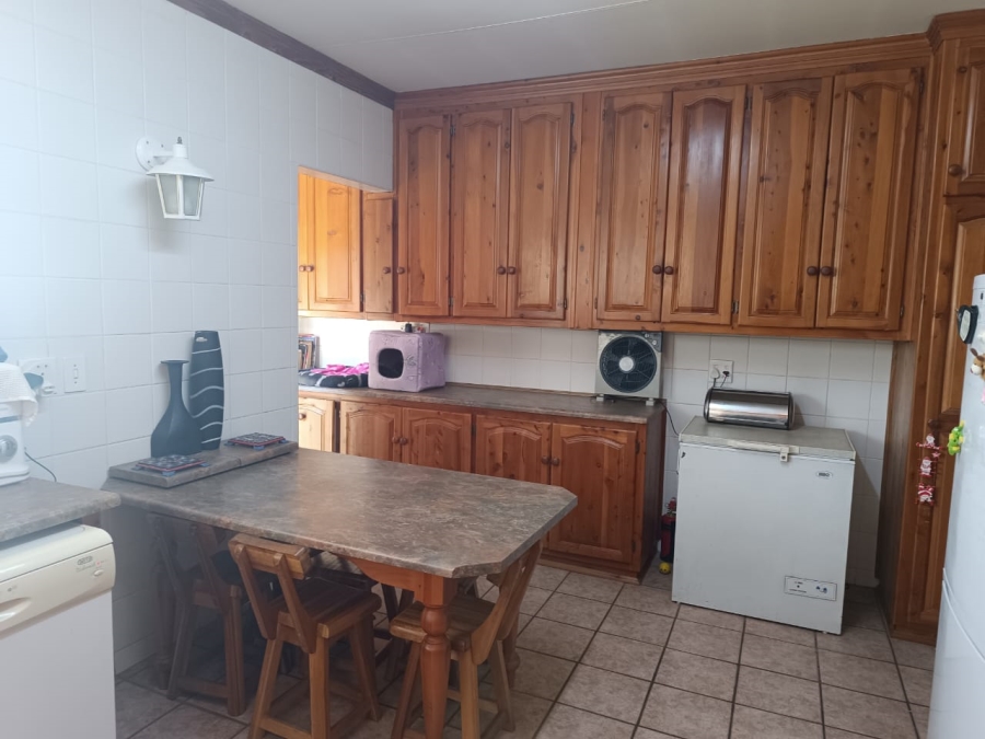 3 Bedroom Property for Sale in Helikonpark Gauteng