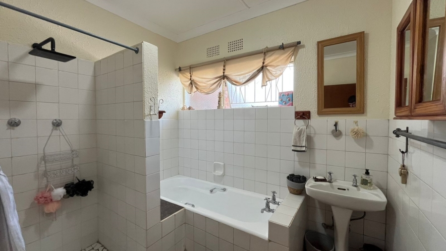 4 Bedroom Property for Sale in Greenhills Gauteng