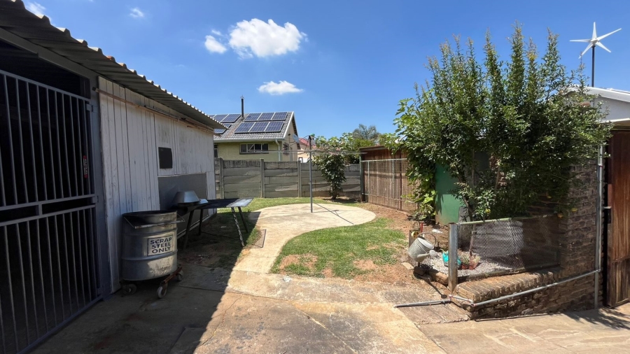 4 Bedroom Property for Sale in Greenhills Gauteng