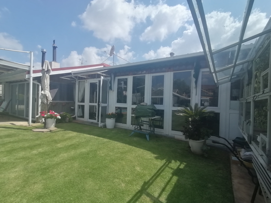 3 Bedroom Property for Sale in Monument Gauteng