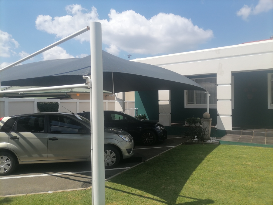 3 Bedroom Property for Sale in Monument Gauteng