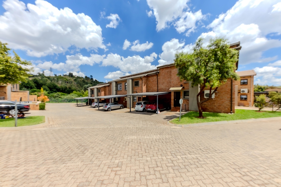 3 Bedroom Property for Sale in Helderkruin Gauteng