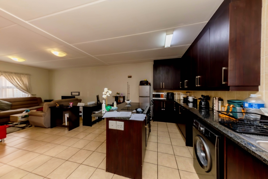 3 Bedroom Property for Sale in Helderkruin Gauteng
