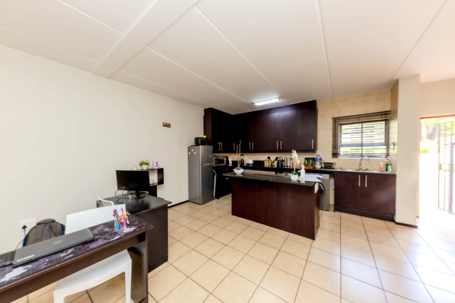 3 Bedroom Property for Sale in Helderkruin Gauteng