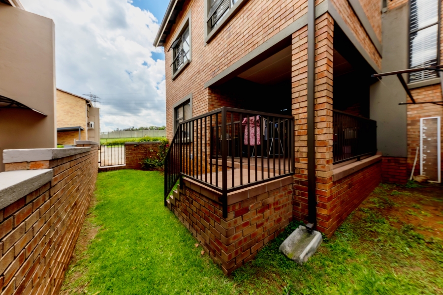 3 Bedroom Property for Sale in Helderkruin Gauteng