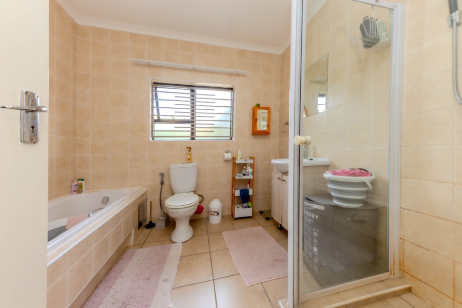 3 Bedroom Property for Sale in Helderkruin Gauteng