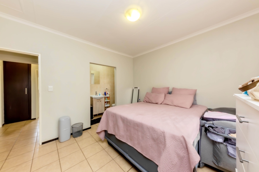 3 Bedroom Property for Sale in Helderkruin Gauteng