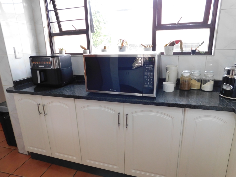 3 Bedroom Property for Sale in Rangeview Gauteng