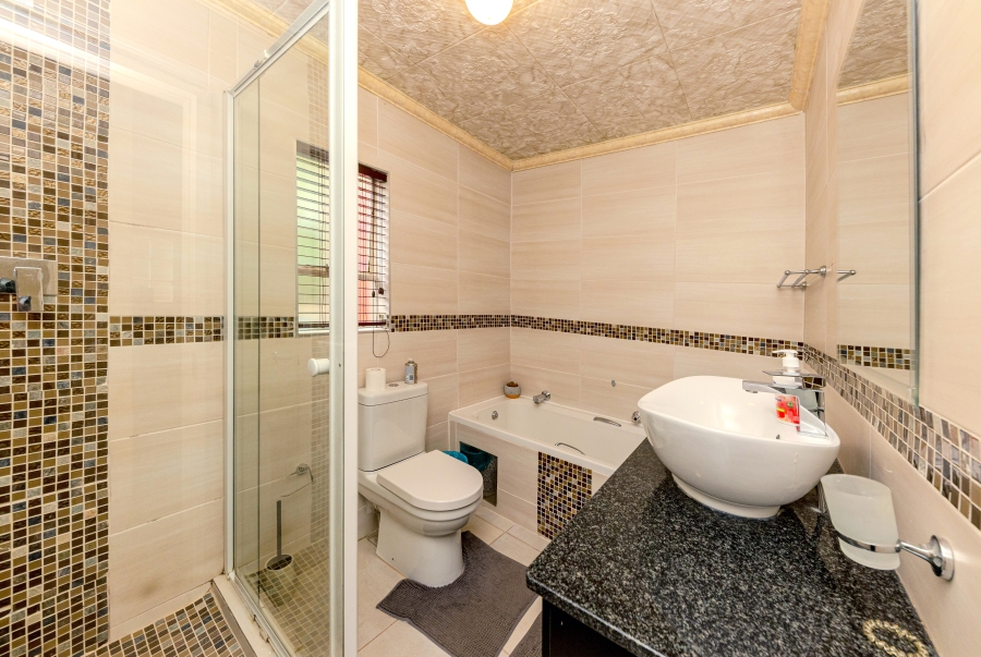 2 Bedroom Property for Sale in Allens Nek Gauteng