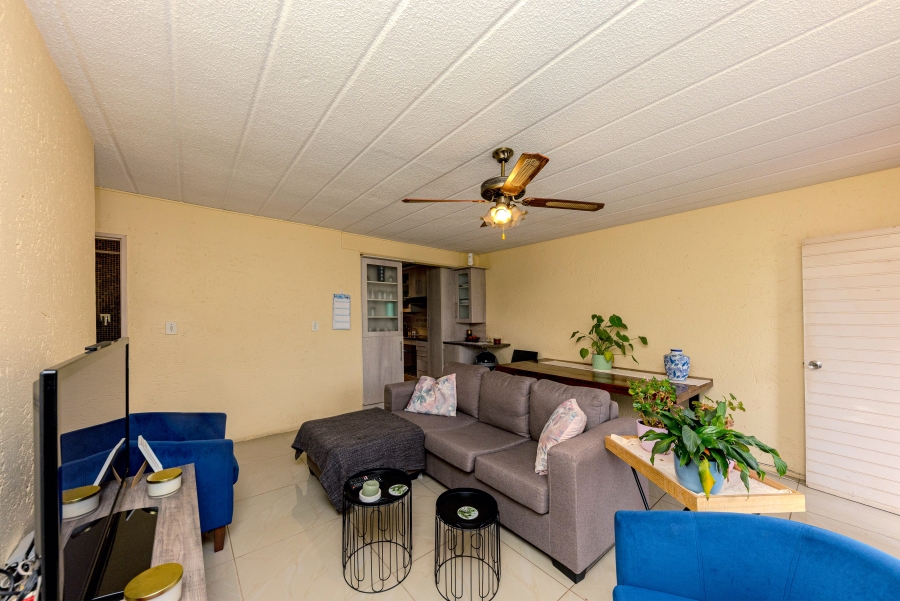 2 Bedroom Property for Sale in Allens Nek Gauteng