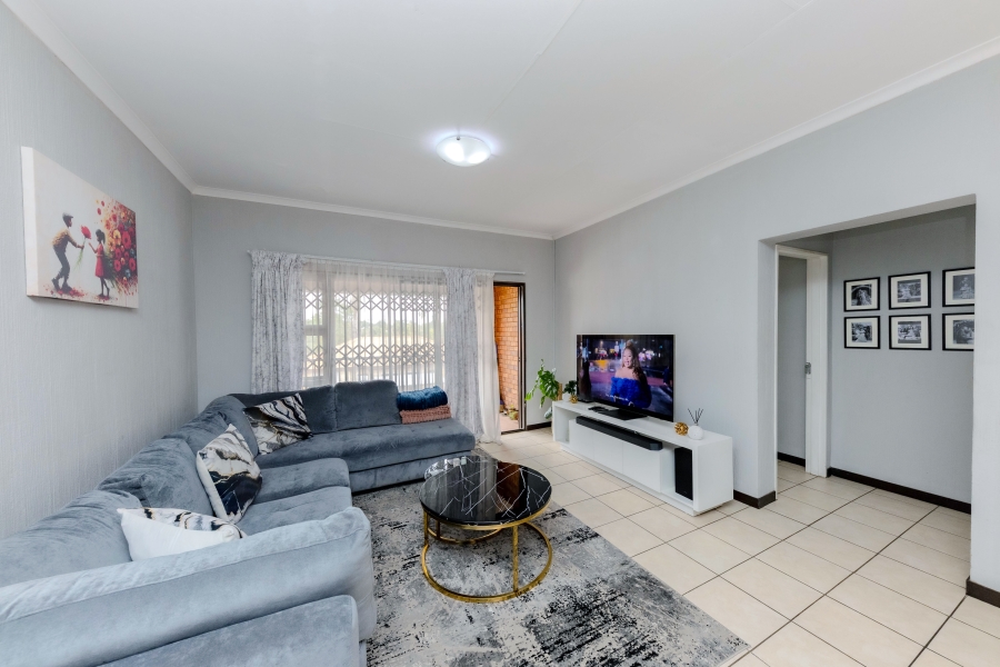 2 Bedroom Property for Sale in Wilgeheuwel Gauteng