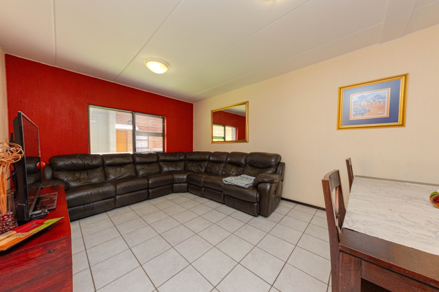3 Bedroom Property for Sale in Helderkruin Gauteng