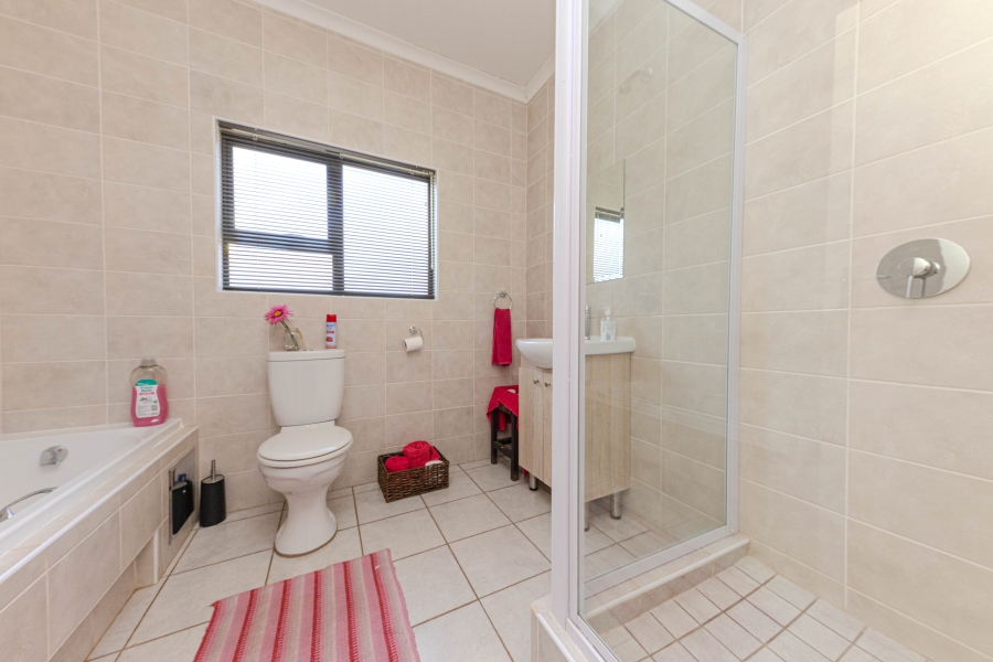 3 Bedroom Property for Sale in Helderkruin Gauteng