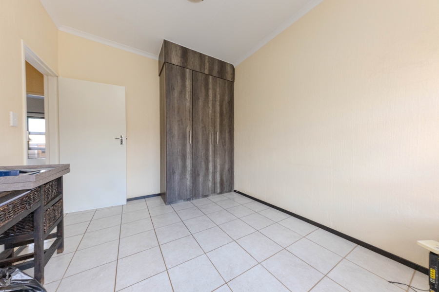 3 Bedroom Property for Sale in Helderkruin Gauteng