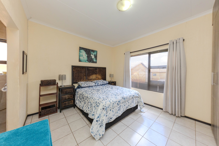 3 Bedroom Property for Sale in Helderkruin Gauteng