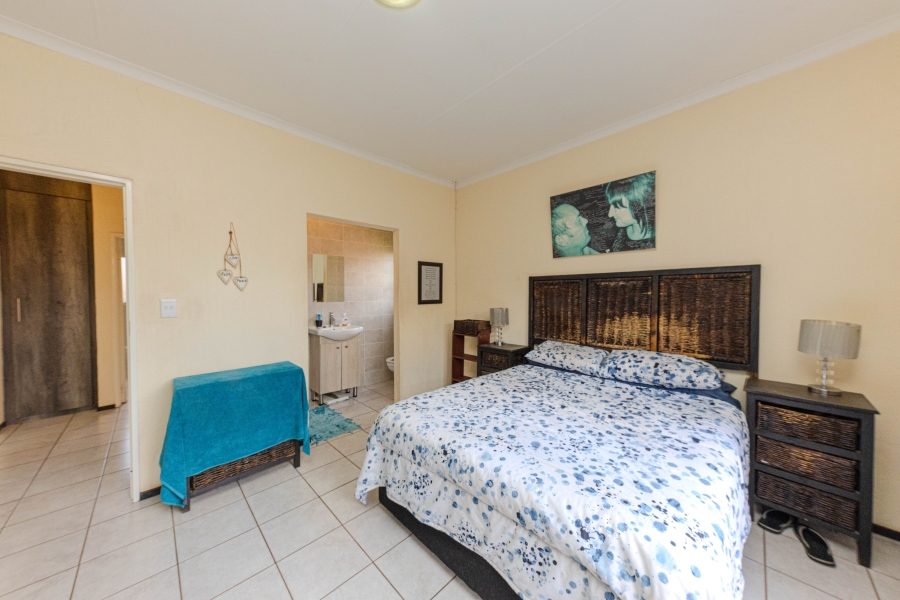 3 Bedroom Property for Sale in Helderkruin Gauteng