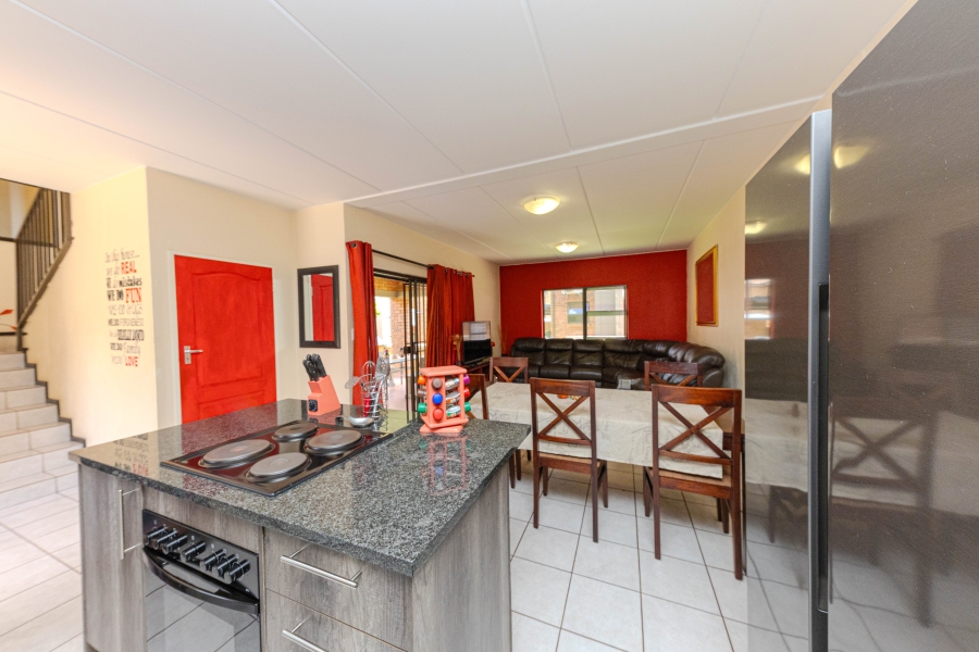 3 Bedroom Property for Sale in Helderkruin Gauteng
