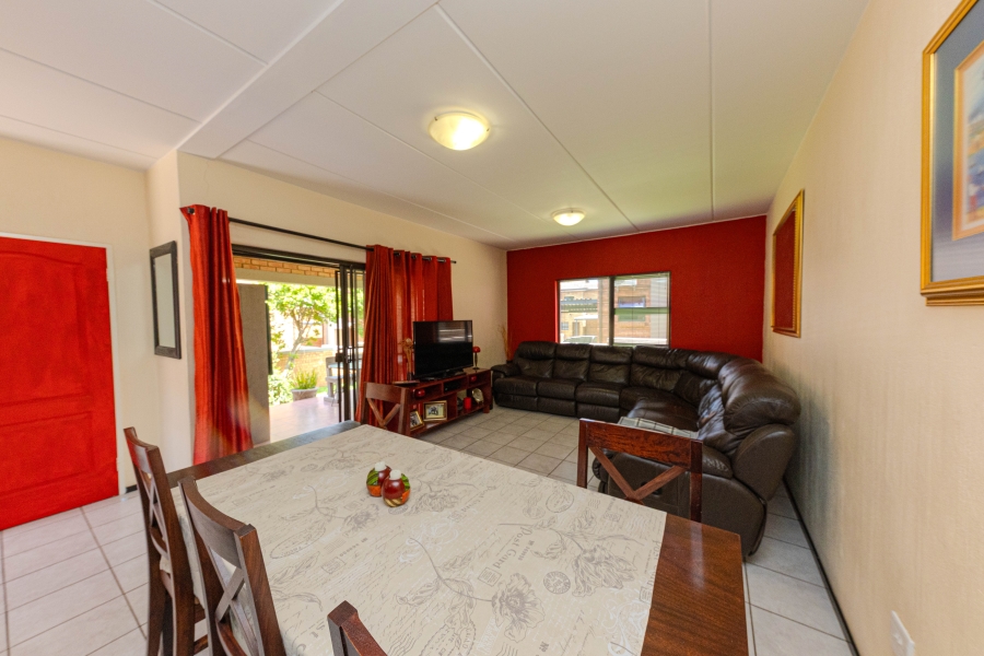 3 Bedroom Property for Sale in Helderkruin Gauteng