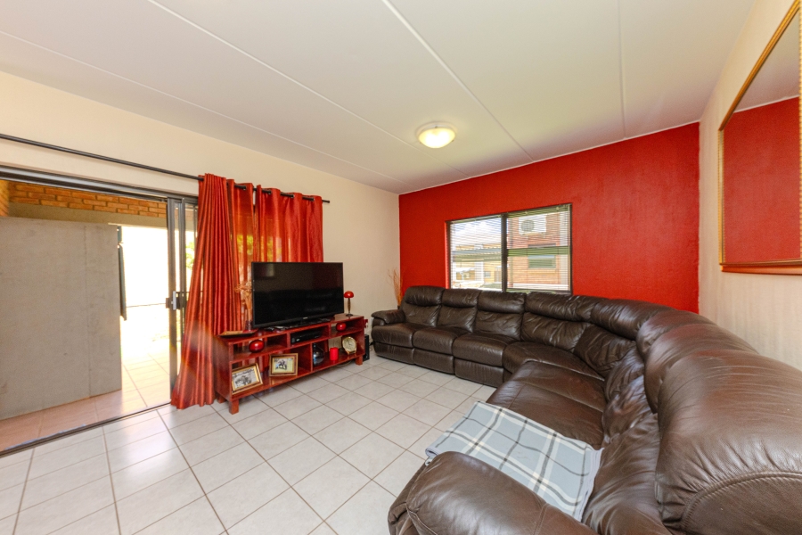 3 Bedroom Property for Sale in Helderkruin Gauteng