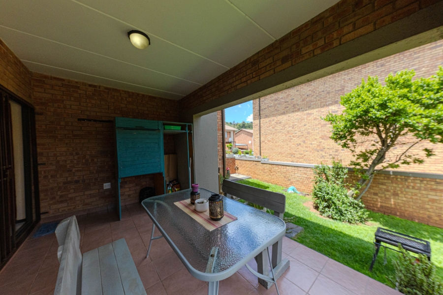 3 Bedroom Property for Sale in Helderkruin Gauteng