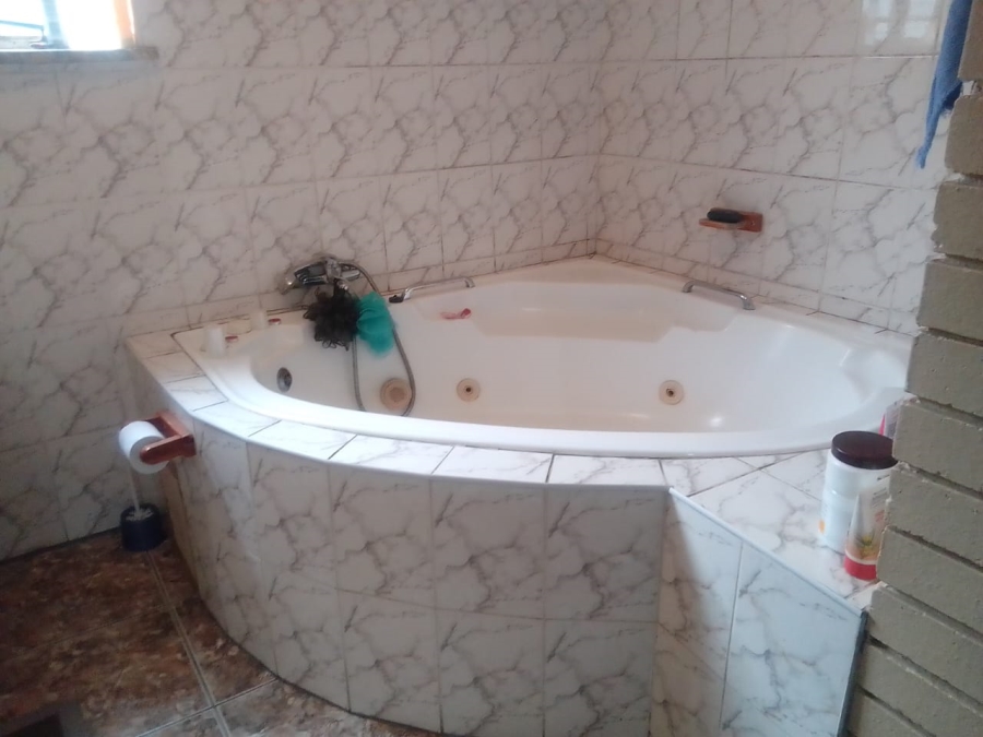 3 Bedroom Property for Sale in Wentworth Park Gauteng